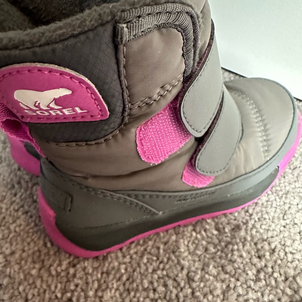 SOLD Like new toddler girls Cerelle Whitney two strap boots, size 8 gray